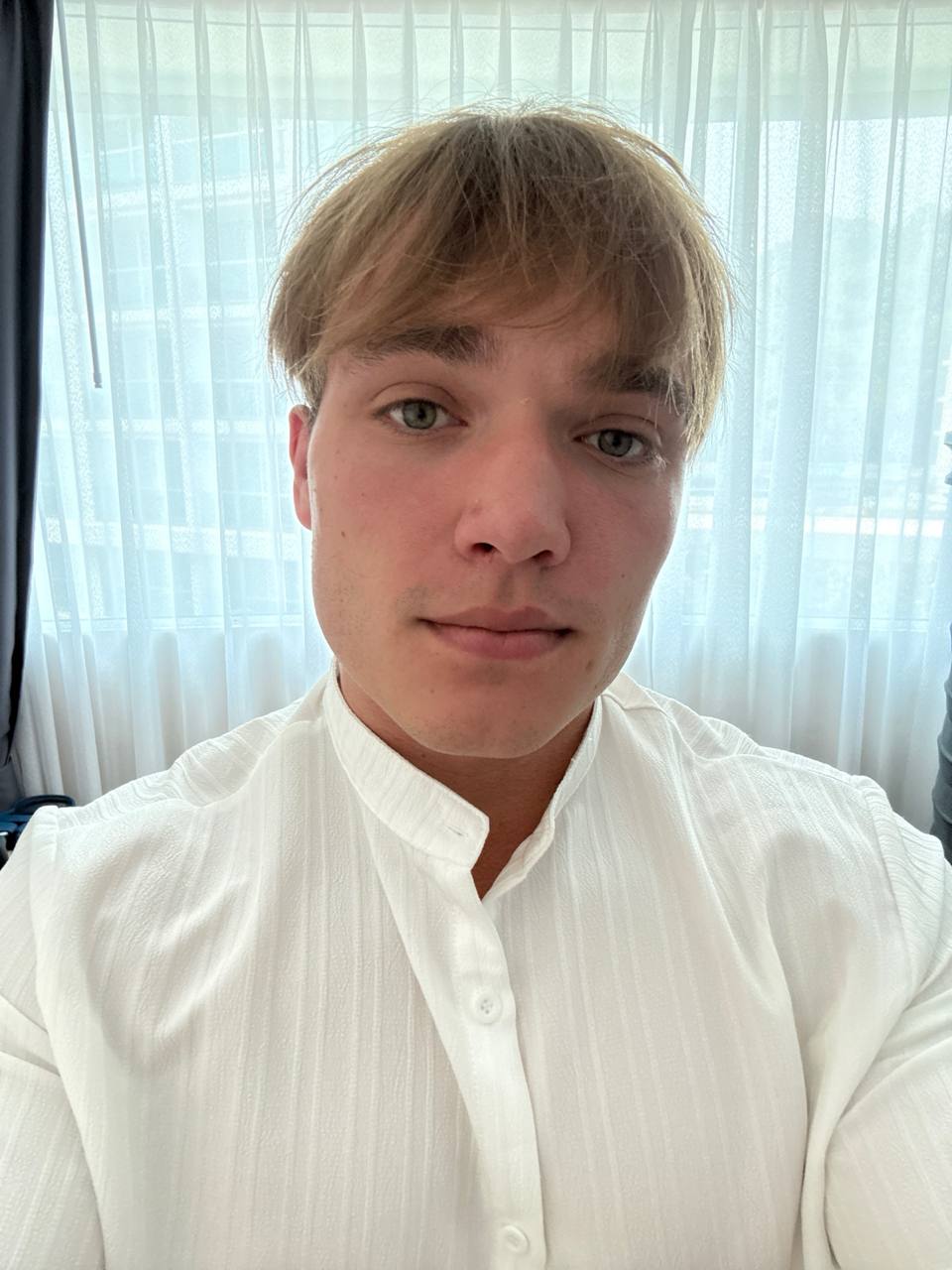 Леон